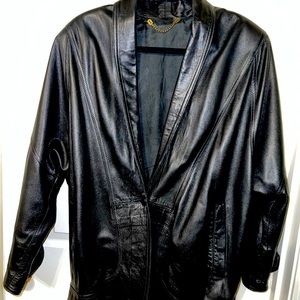 Vintage women’s 80’s leather jacket